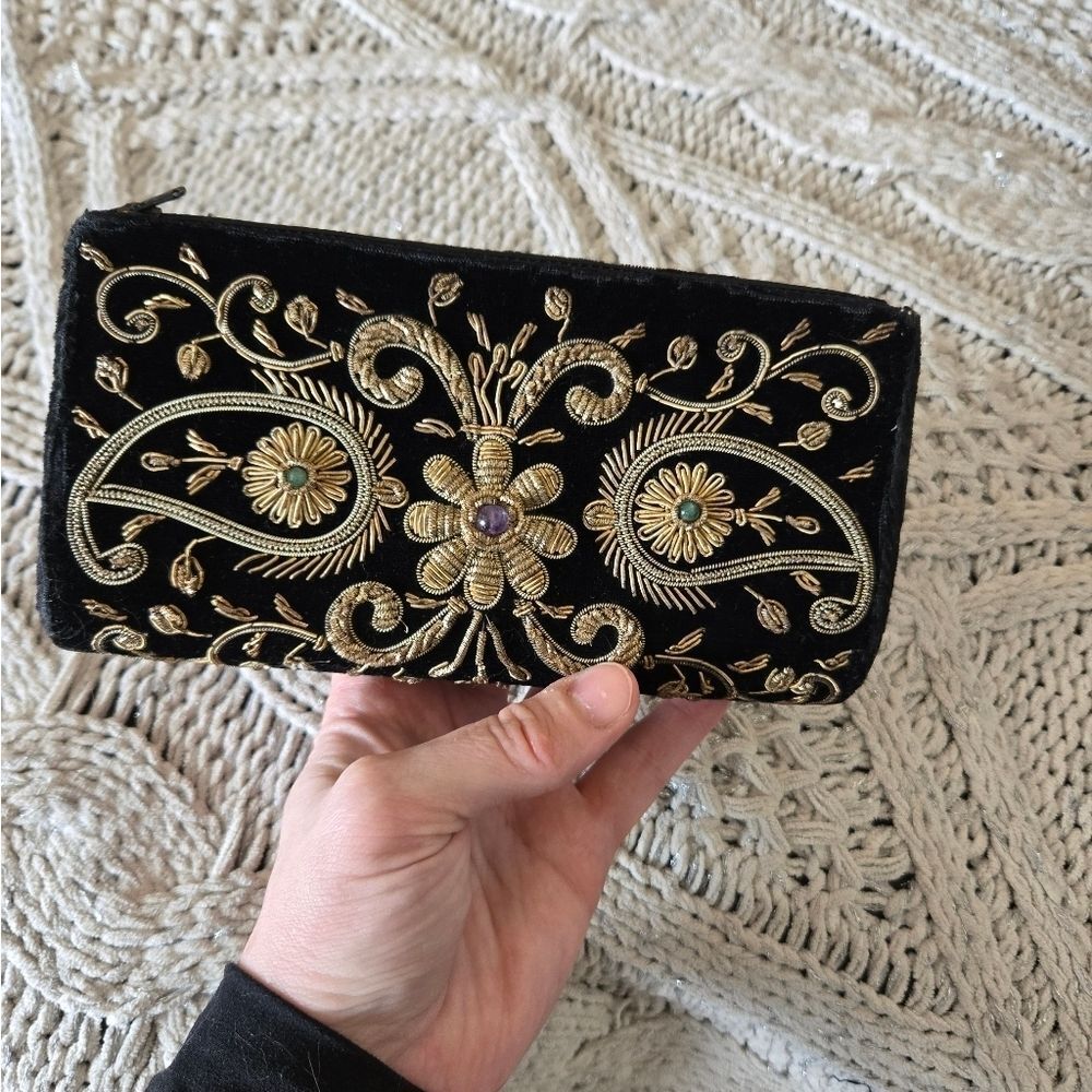 Vintage Sudha Velvet Clutch - Picture 9 of 12